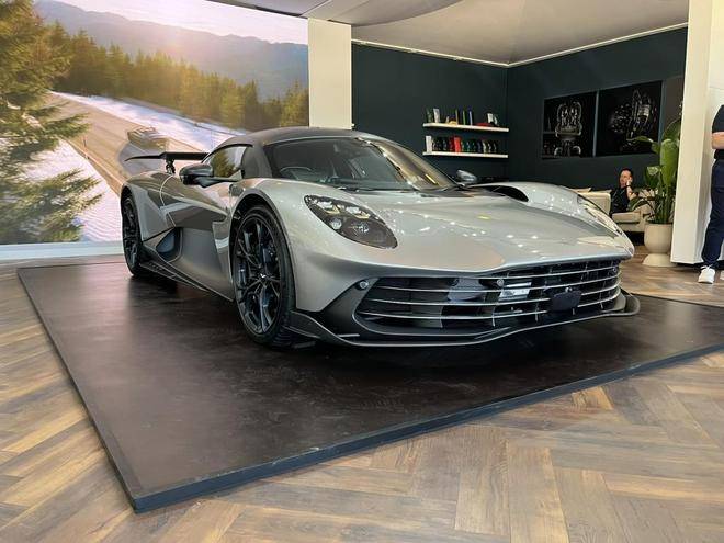 阿斯頓·馬丁亮相古德伍德,F1靈感混動超級跑車震撼登場