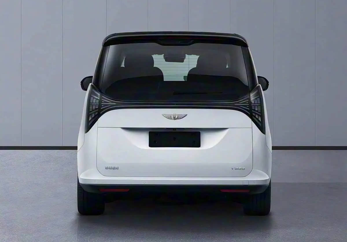 延續翼真L380風格 吉利銀河V900內飾諜照曝光